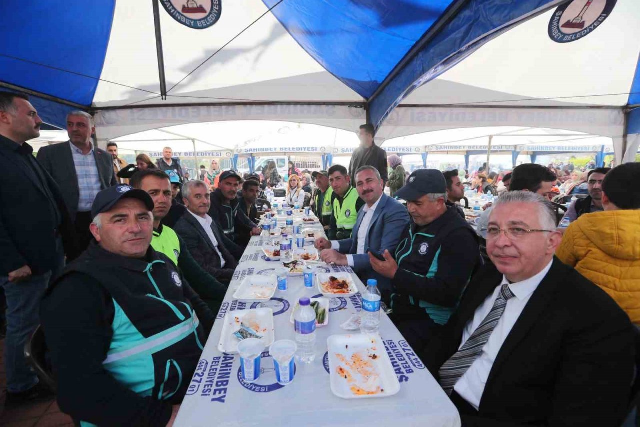 1 Mayıs’ı çalışanları ile kutladı