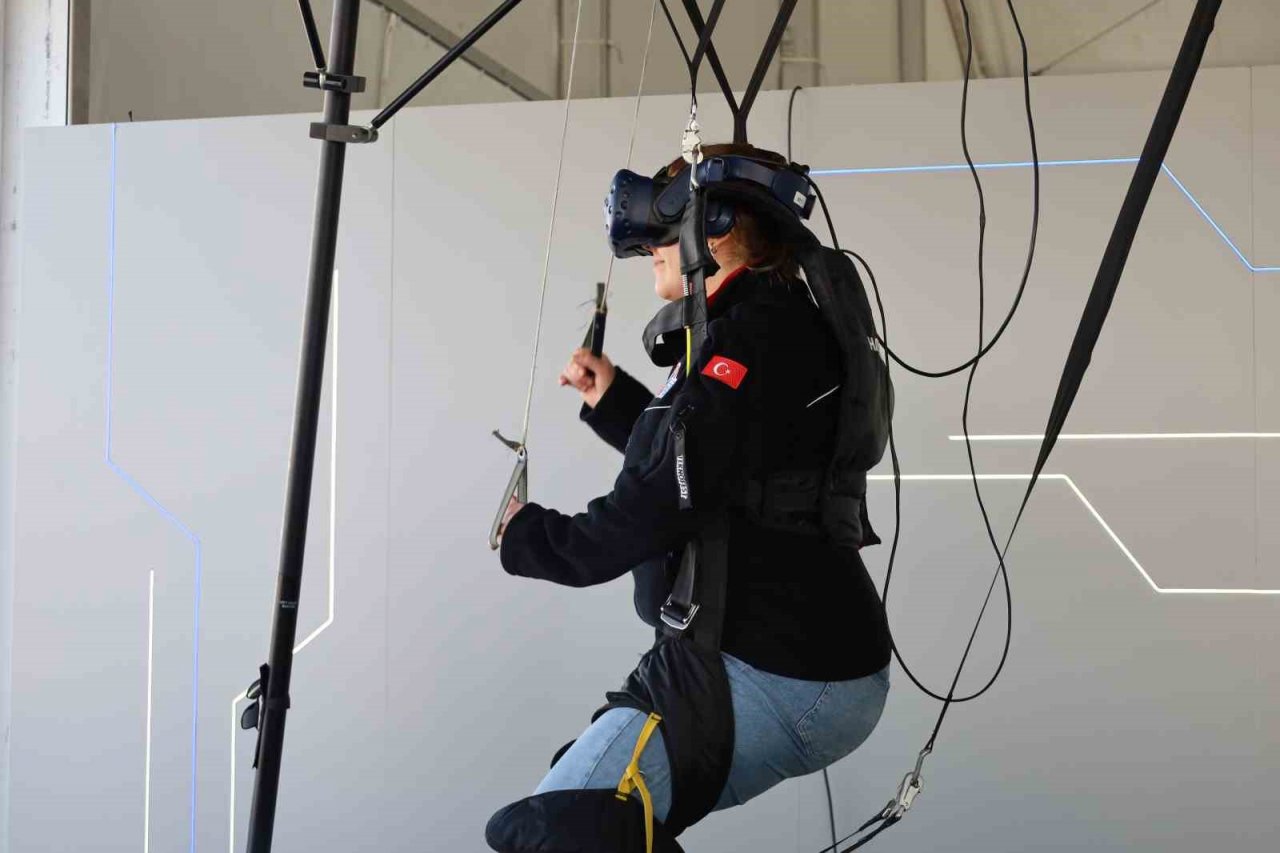 TEKNOFES’te insansız otonom kara aracına yoğun ilgi