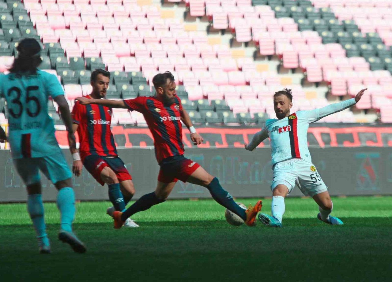 Eskişehirspor lideri devirerek ligde kalma umutlarını sürdürdü