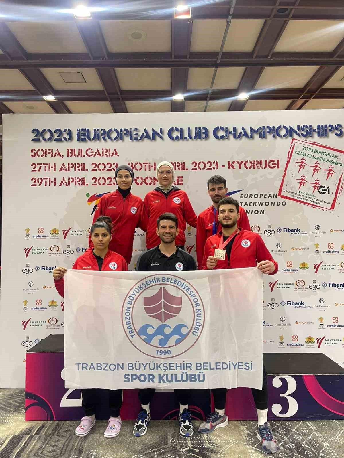 Trabzon Büyükşehir Belediyespor Taekwondo takımının büyük başarısı