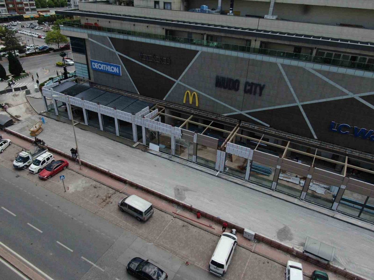 Kayseripark’ın kaçak inşaatında şok: Yangın çıkışlarını kapatmışlar