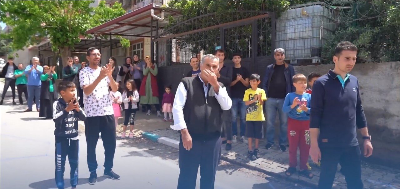 Yok artık Togg...İlk şanslılara Togg’ları tırla evlerine kadar götürülüp teslim edildi