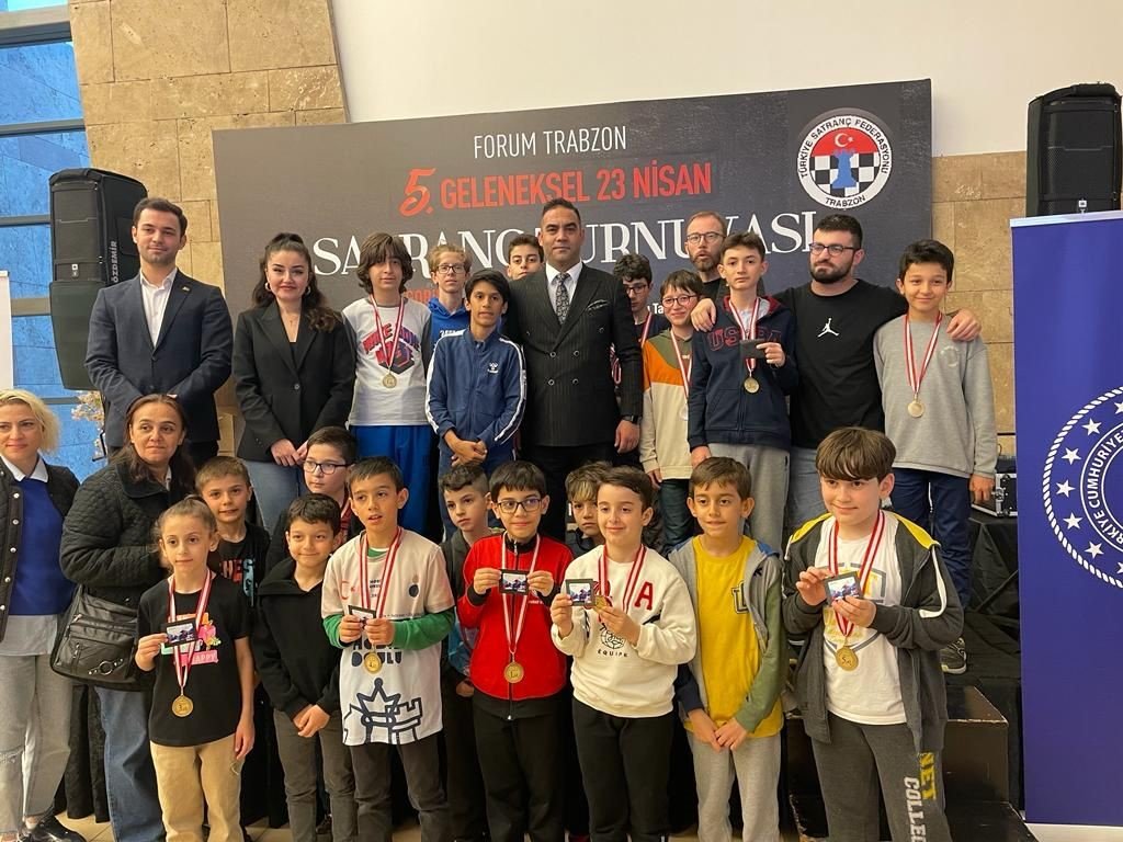 Forum Trabzon’da geleneksel satranç turnuvasının bu yıl 5.’si düzenlendi