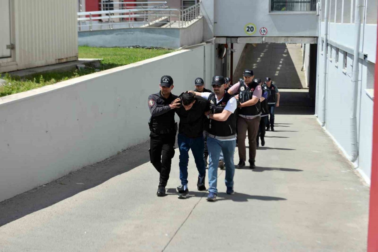 Adana’da torbacılık yaptığı öne sürülen 6 zanlı tutuklandı