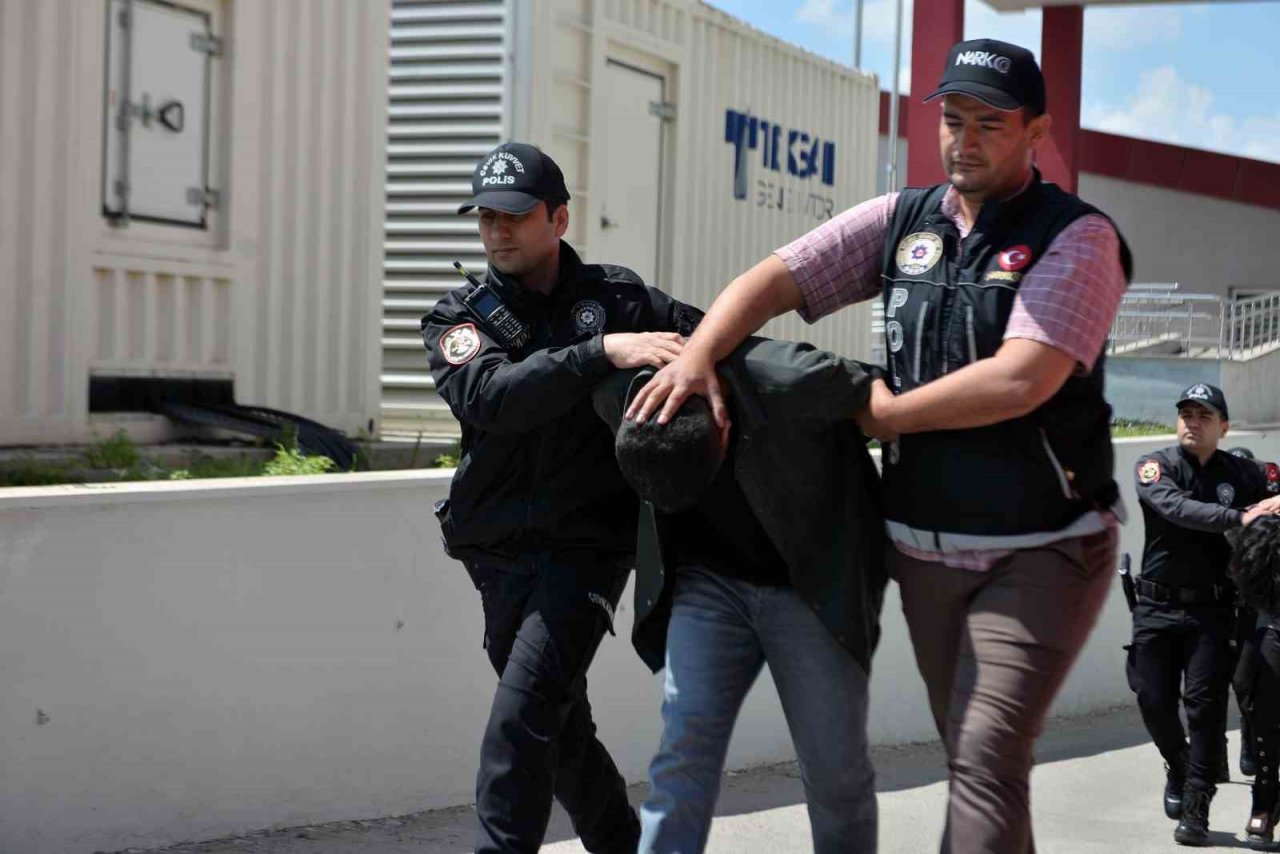 Adana’da torbacılık yaptığı öne sürülen 6 zanlı tutuklandı