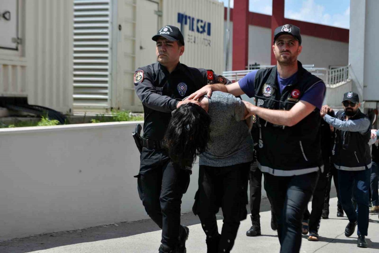 Adana’da torbacılık yaptığı öne sürülen 6 zanlı tutuklandı