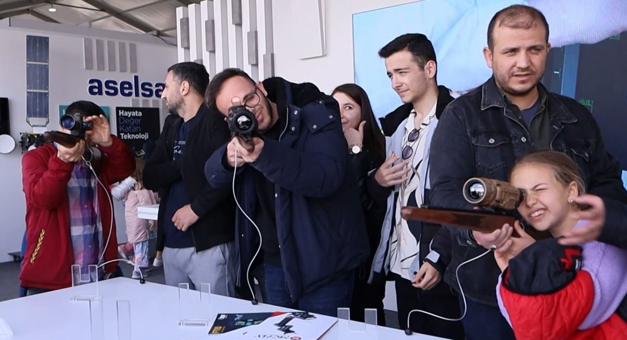 Vatandaşlar, yerli ve milli silahlara yoğun ilgi gösterdi
