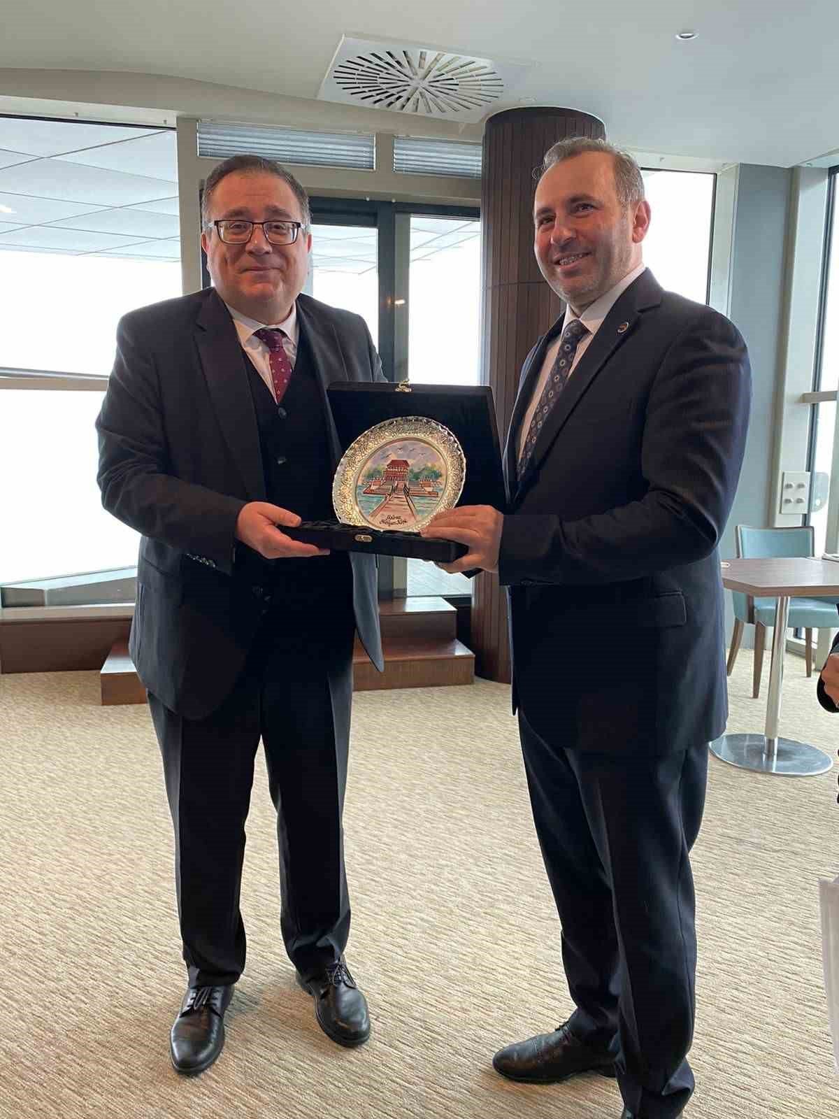 Başkan Tutuk, kardeş şehir Batum’daydı