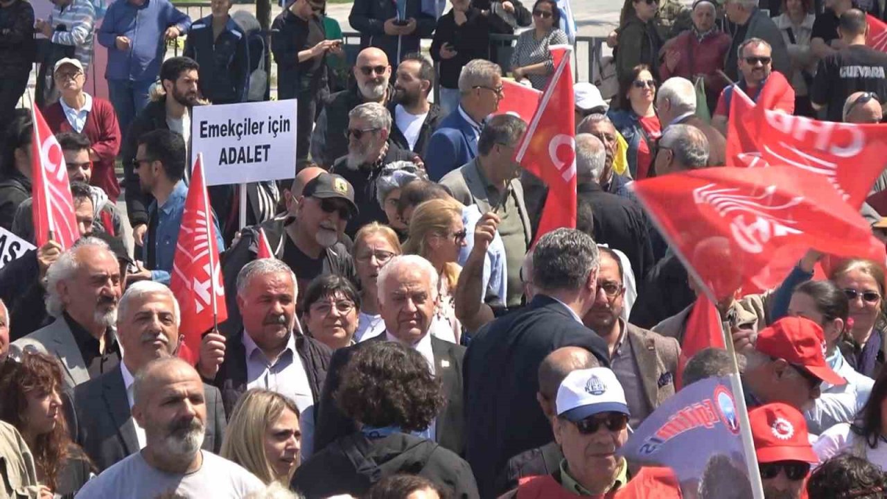 CHP ve HDP 1 Mayıs’ı Yalova’da kol kola kutladı