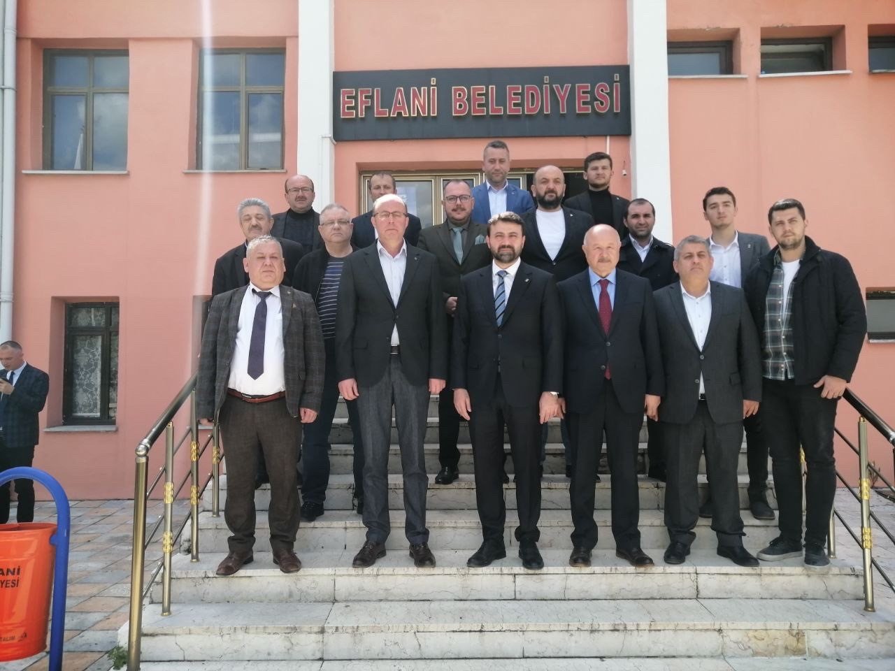 Eflaniler Cem Şahin’i bağırlarına bastı