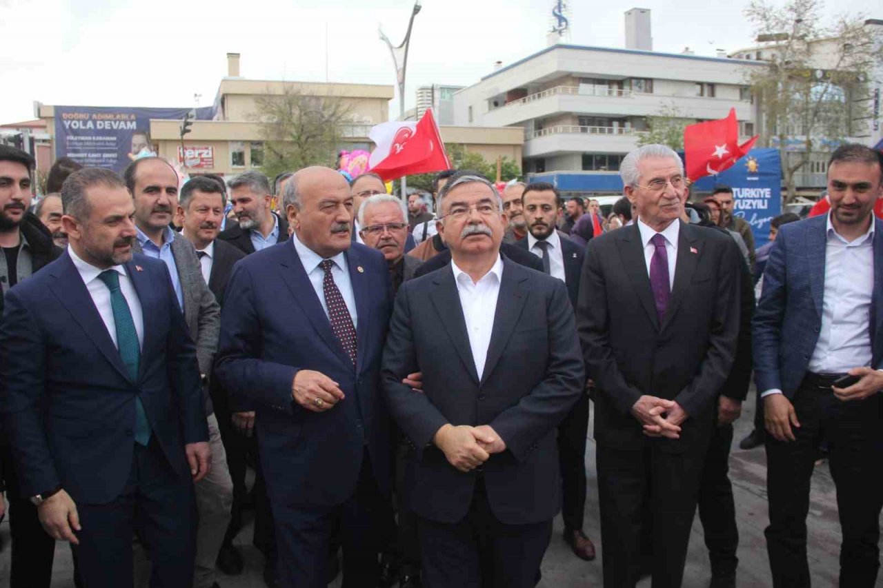 AK Parti Grup Başkanı Yılmaz: “Yanlış sollama hayat götürür, yanlış oylama zulme düşürür”