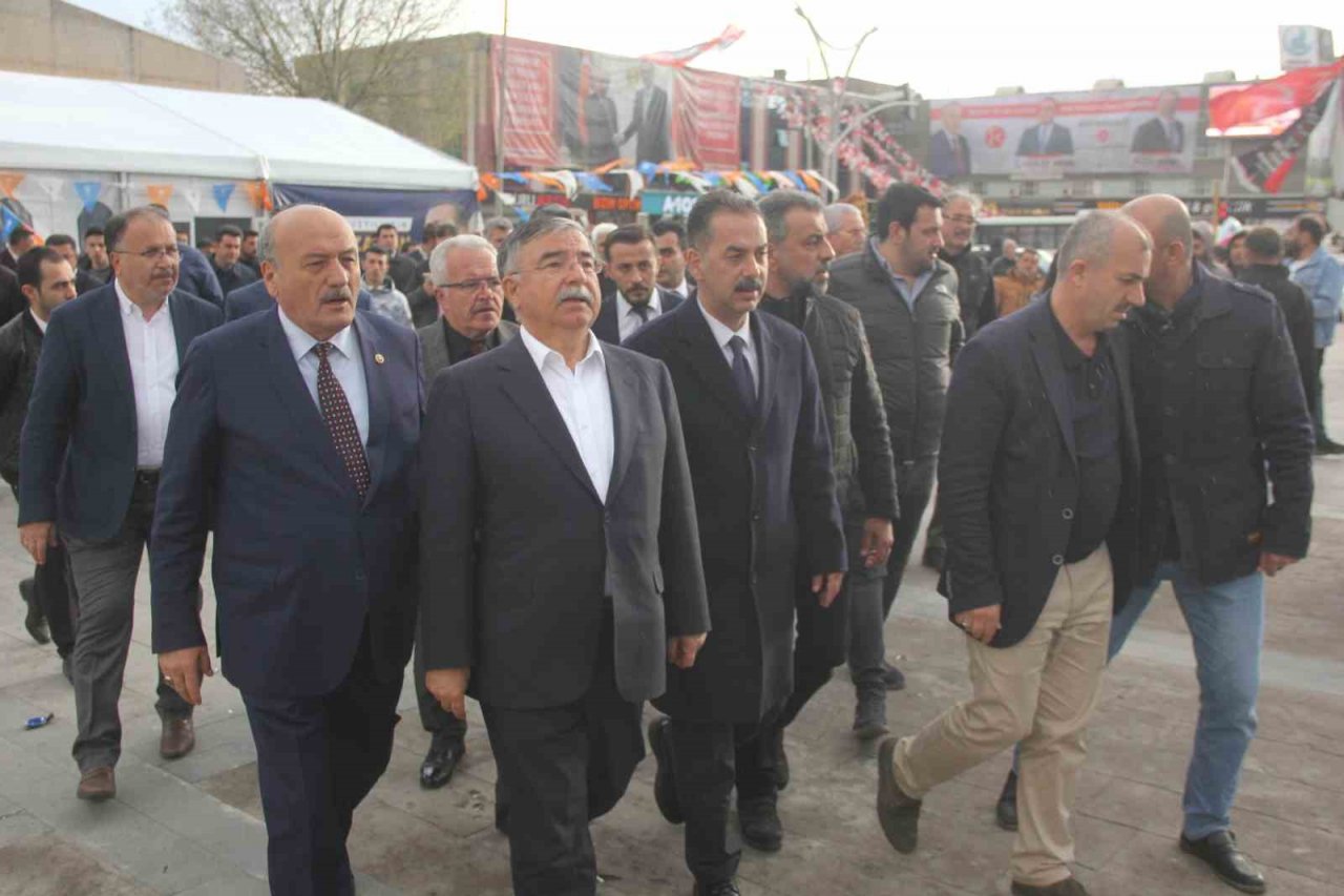 AK Parti Grup Başkanı Yılmaz: “Yanlış sollama hayat götürür, yanlış oylama zulme düşürür”
