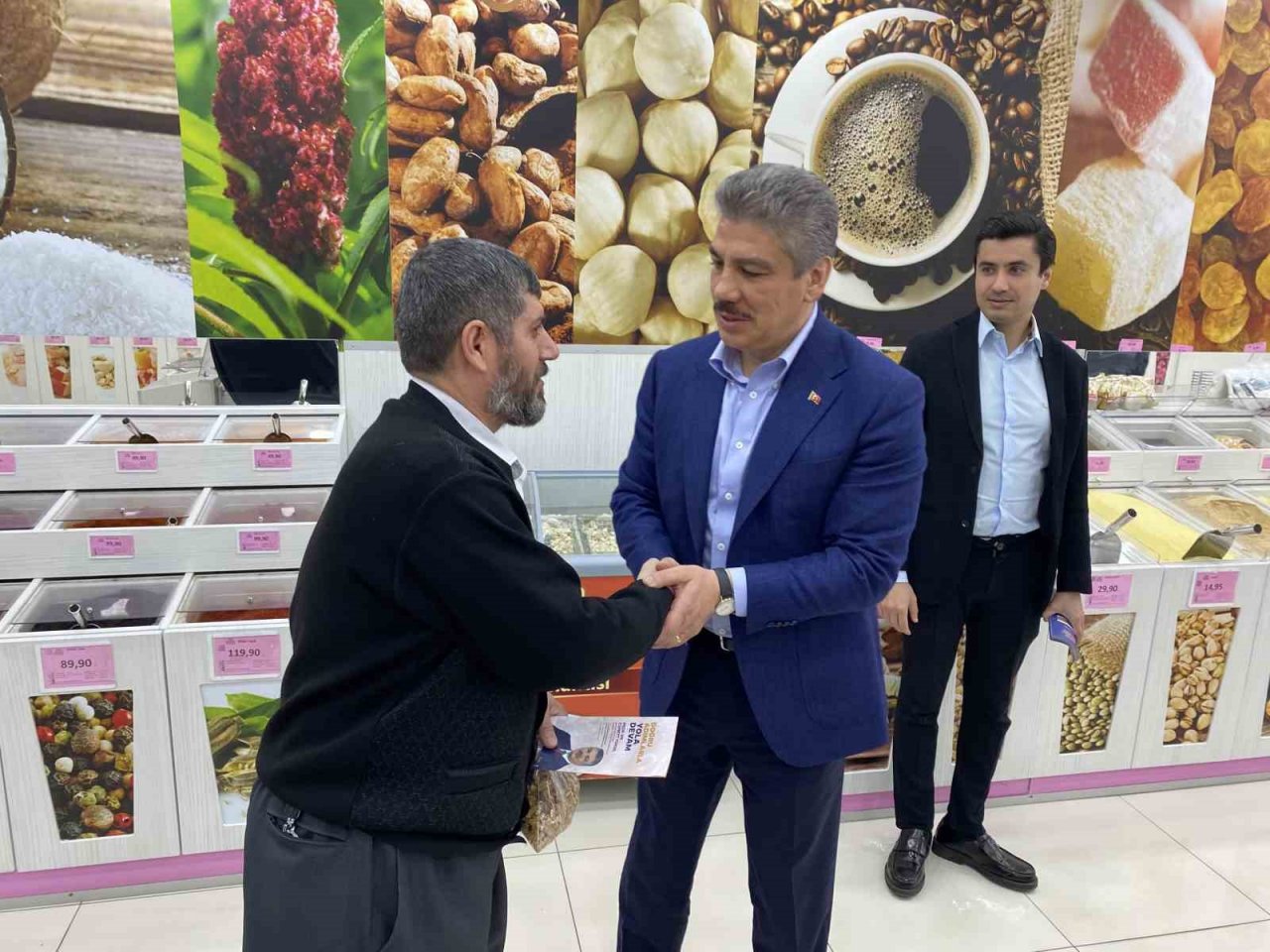 AK Parti İstanbul 3’üncü Bölge Milletvekili Adayı Yüksel, Esenyurtlu vatandaşlarla buluştu