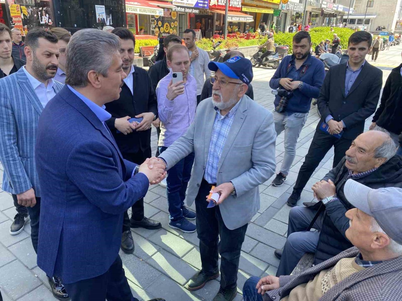 AK Parti İstanbul 3’üncü Bölge Milletvekili Adayı Yüksel, Esenyurtlu vatandaşlarla buluştu
