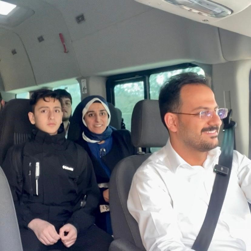 Yağmur Altında Kalan Vatandaşlara Milletvekili Adayı Yetişti