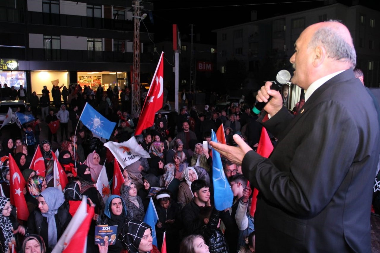 AK Partililere miting gibi karşılama