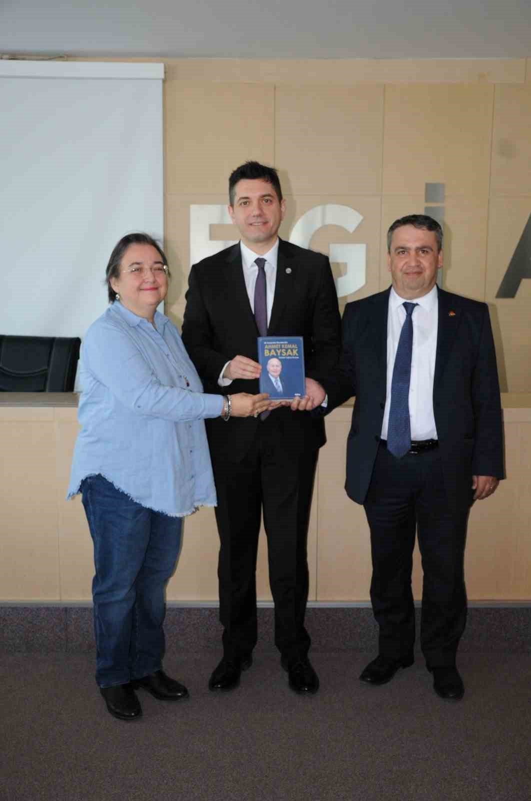 EGİAD, İzmirli gazetecilerle buluştu