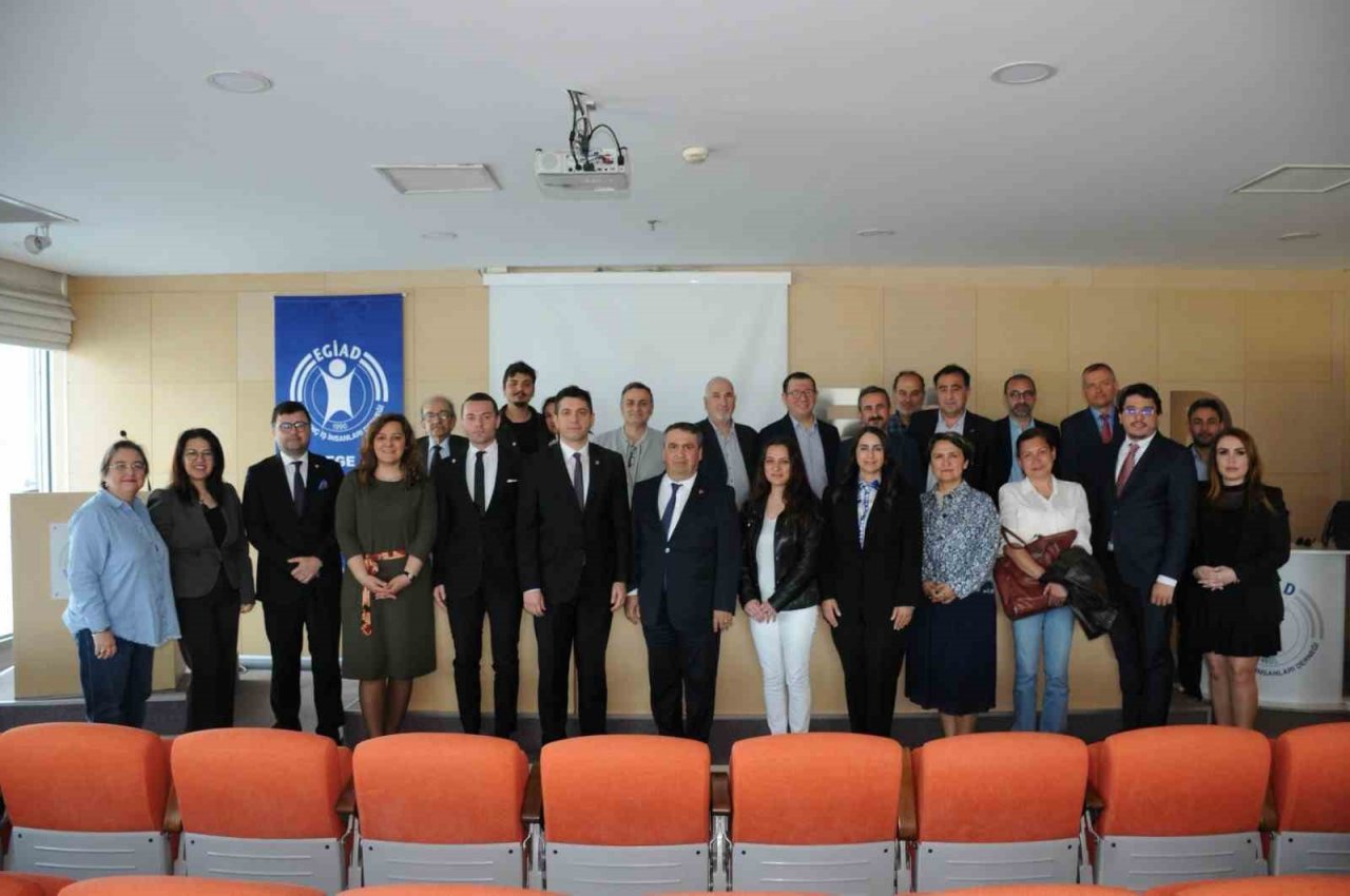 EGİAD, İzmirli gazetecilerle buluştu