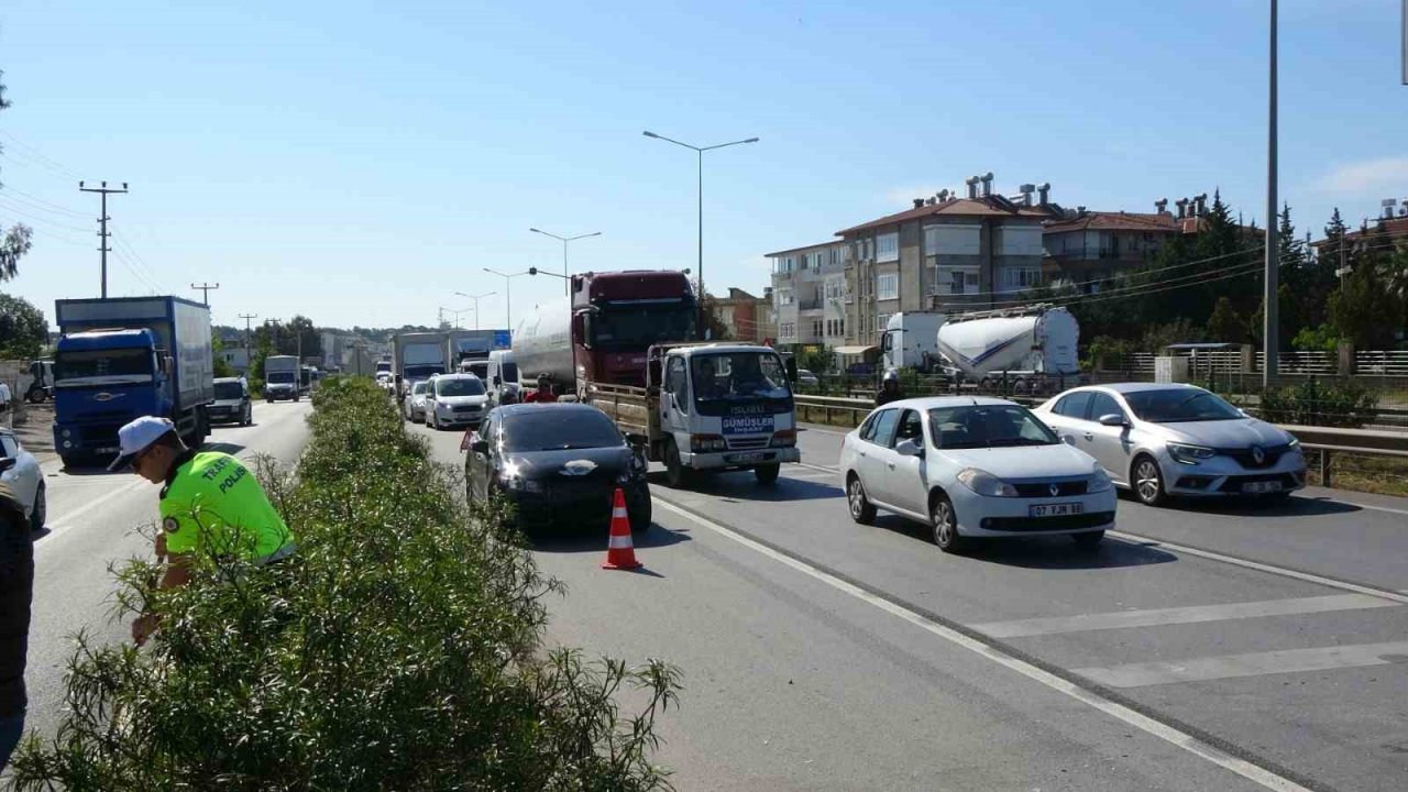 Alkollü ve ehliyetsiz sürücü zincirleme kazaya sebep oldu