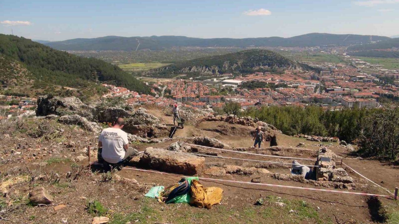 Mobolla’da 4 bin 500 yıllık yaşamın izleri gün yüzüne çıkıyor