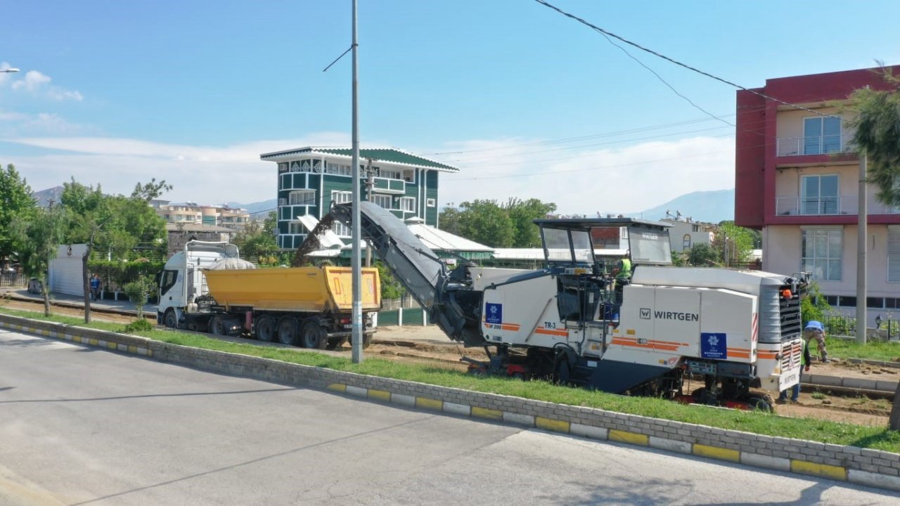 Büyükşehir, Aydın’ın yollarını yenileniyor