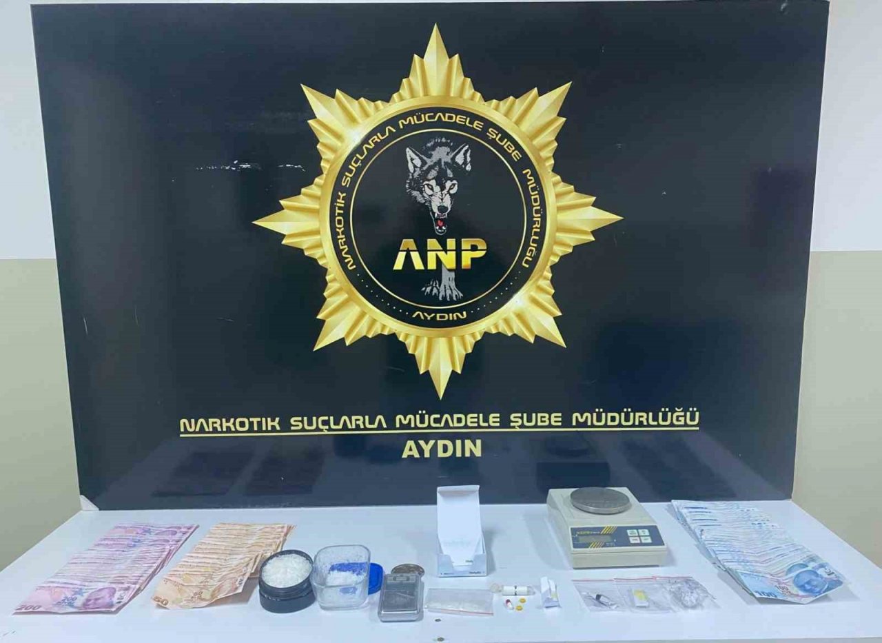 Torbacı sevgililer narkotikten kaçamadı