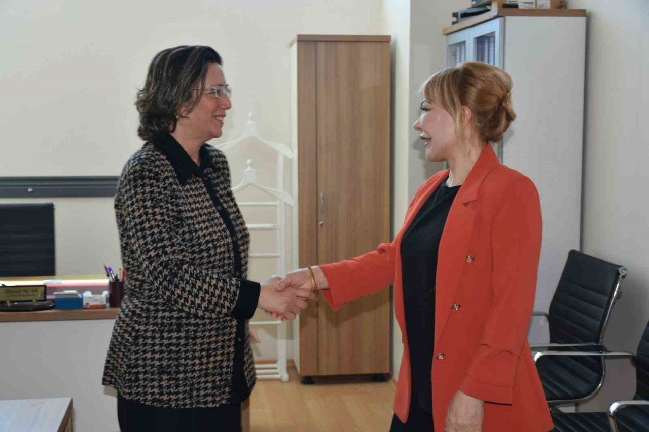 Prof. Dr. Açık, kurum personeli ile buluştu
