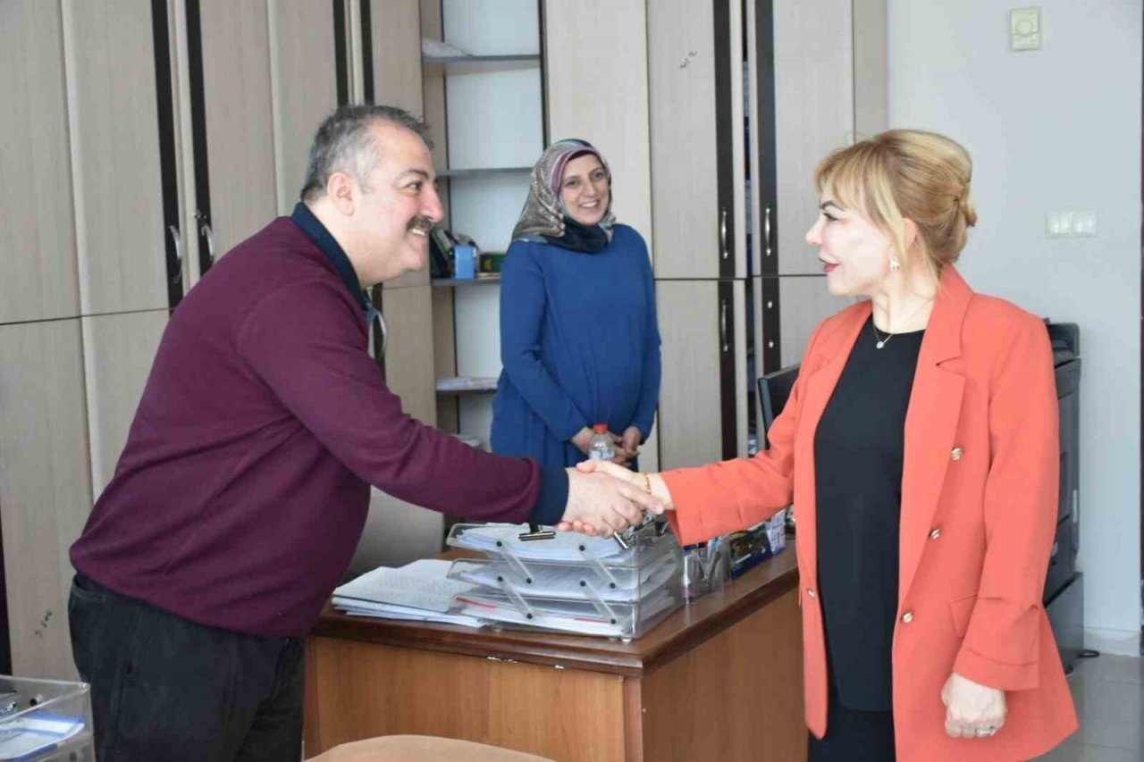 Prof. Dr. Açık, kurum personeli ile buluştu