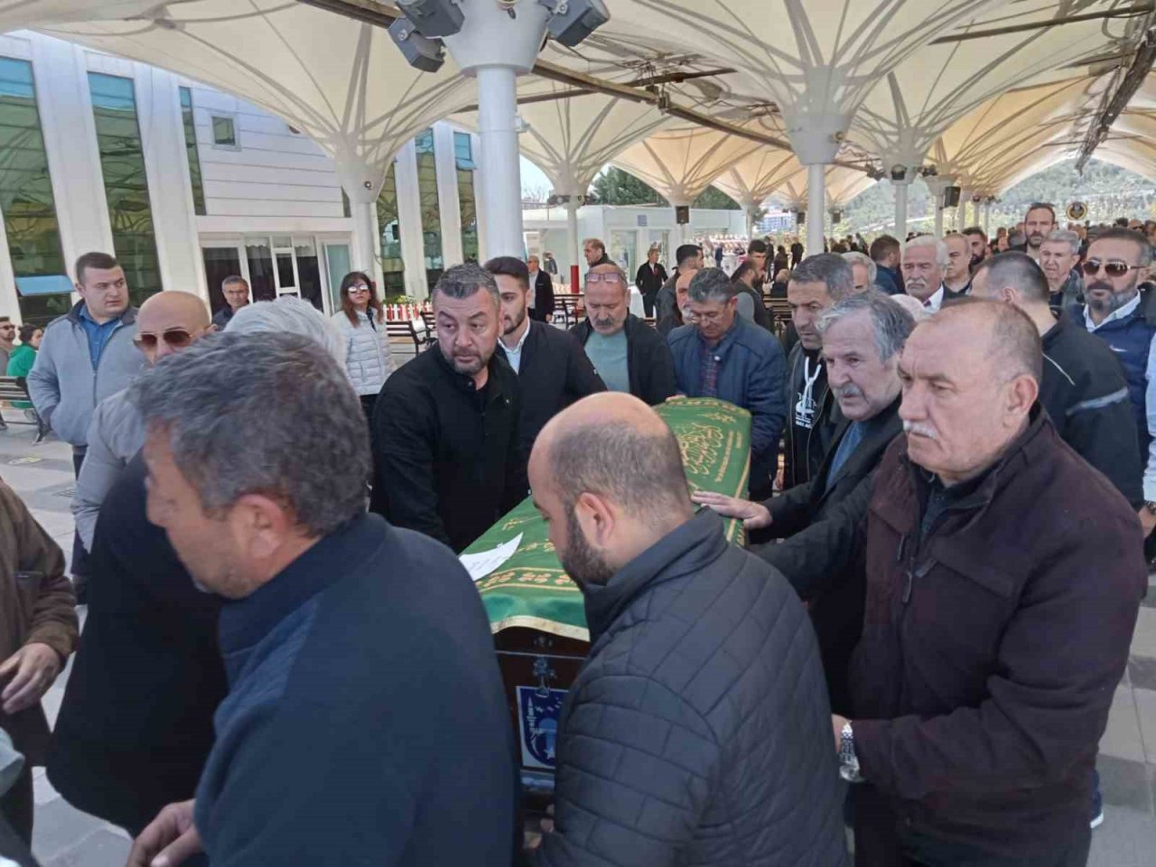 Bursa’daki otobüs kazasında hayatını kaybeden şoför son yolculuğuna uğurlandı