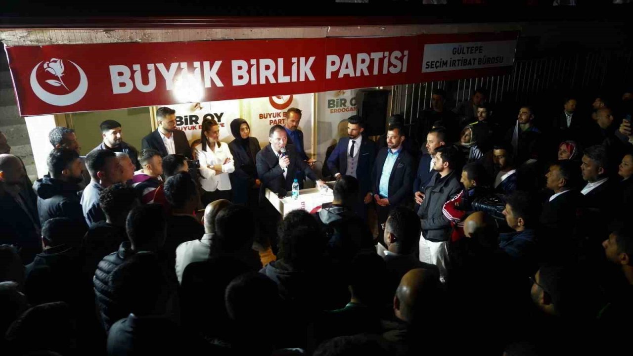 “Haç ile hilalin kavgasına millet olarak şahitlik ediyoruz”