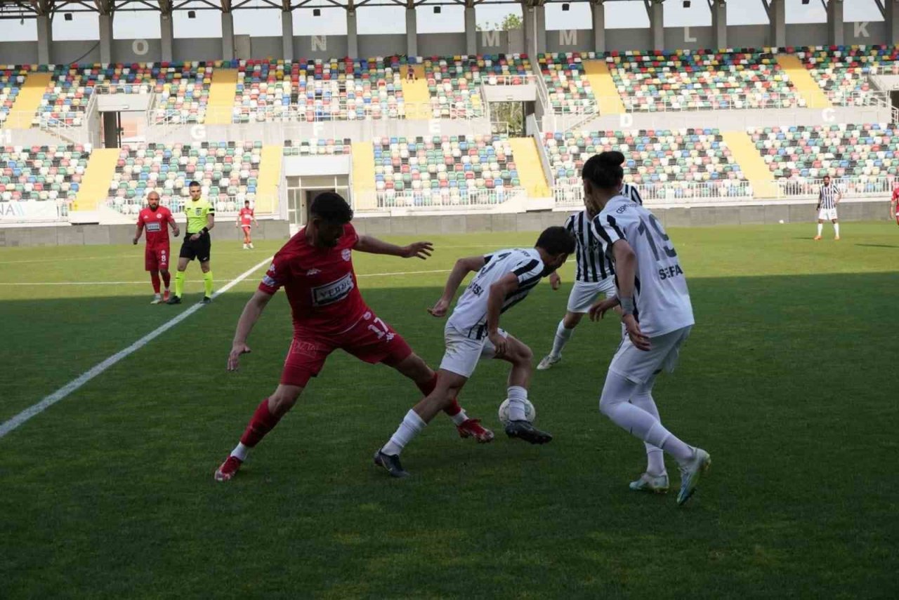 Çeşme yeni sezonda da 2 takımla BAL’da