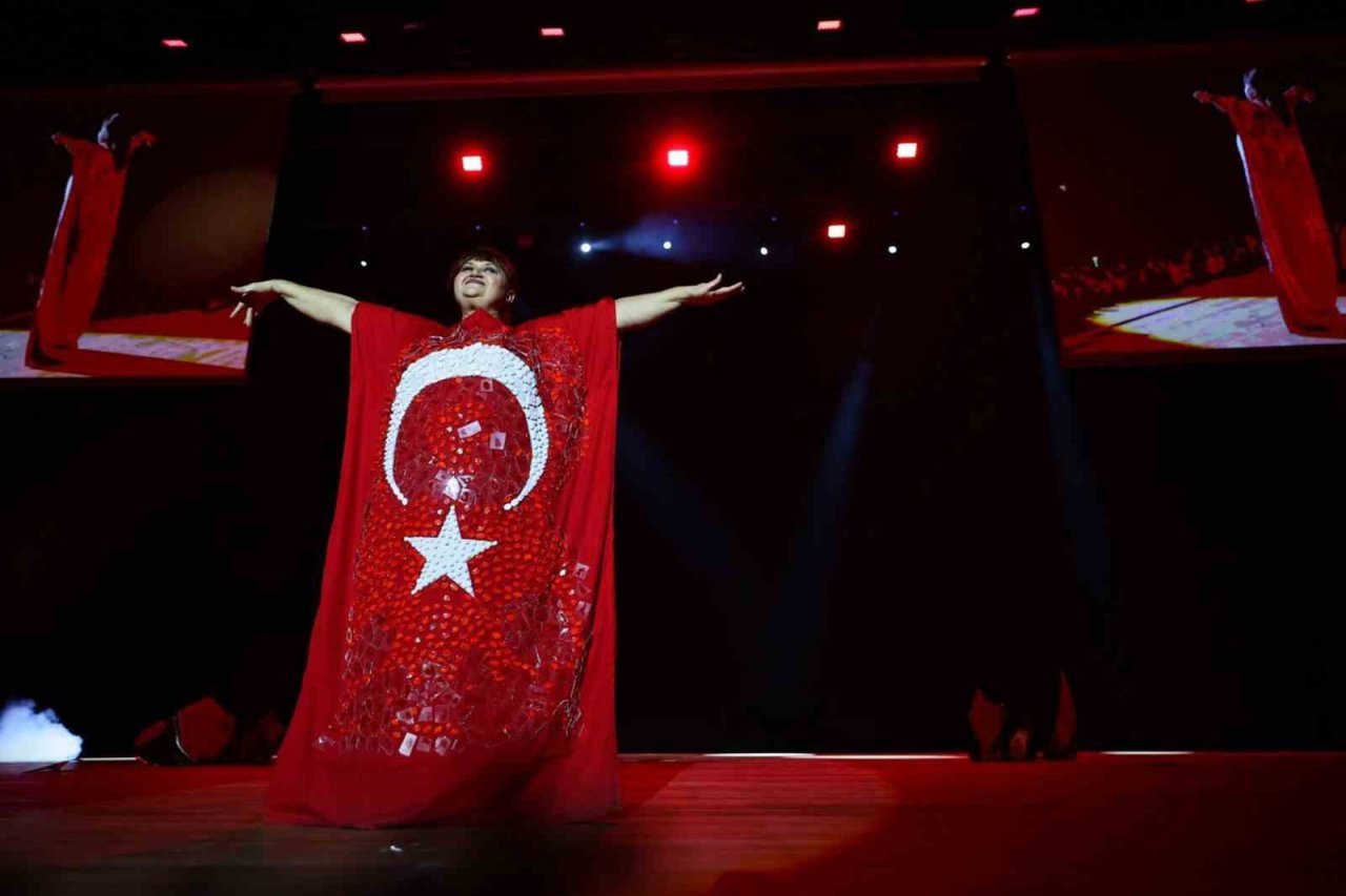 Türkiye’nin ilk cam festivali kapılarını bu kez depremzedeler için açıyor