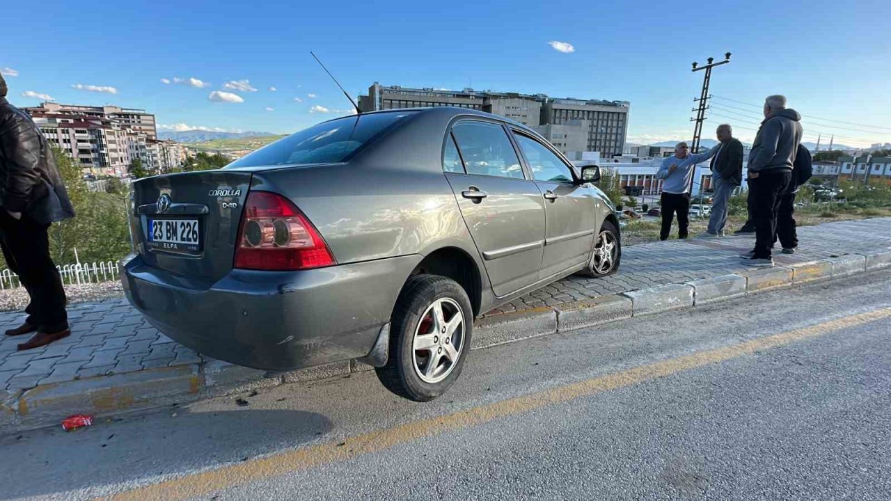 Elazığ’da zincirleme trafik kazası: 3 yaralı