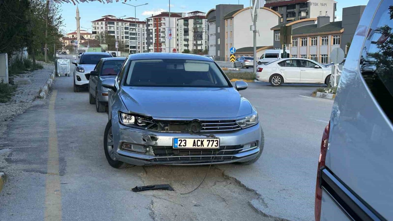 Elazığ’da zincirleme trafik kazası: 3 yaralı