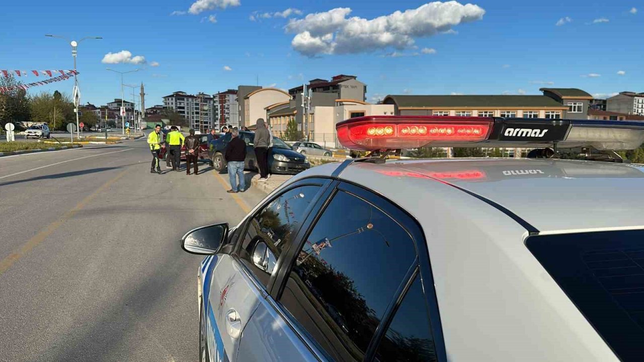 Elazığ’da zincirleme trafik kazası: 3 yaralı