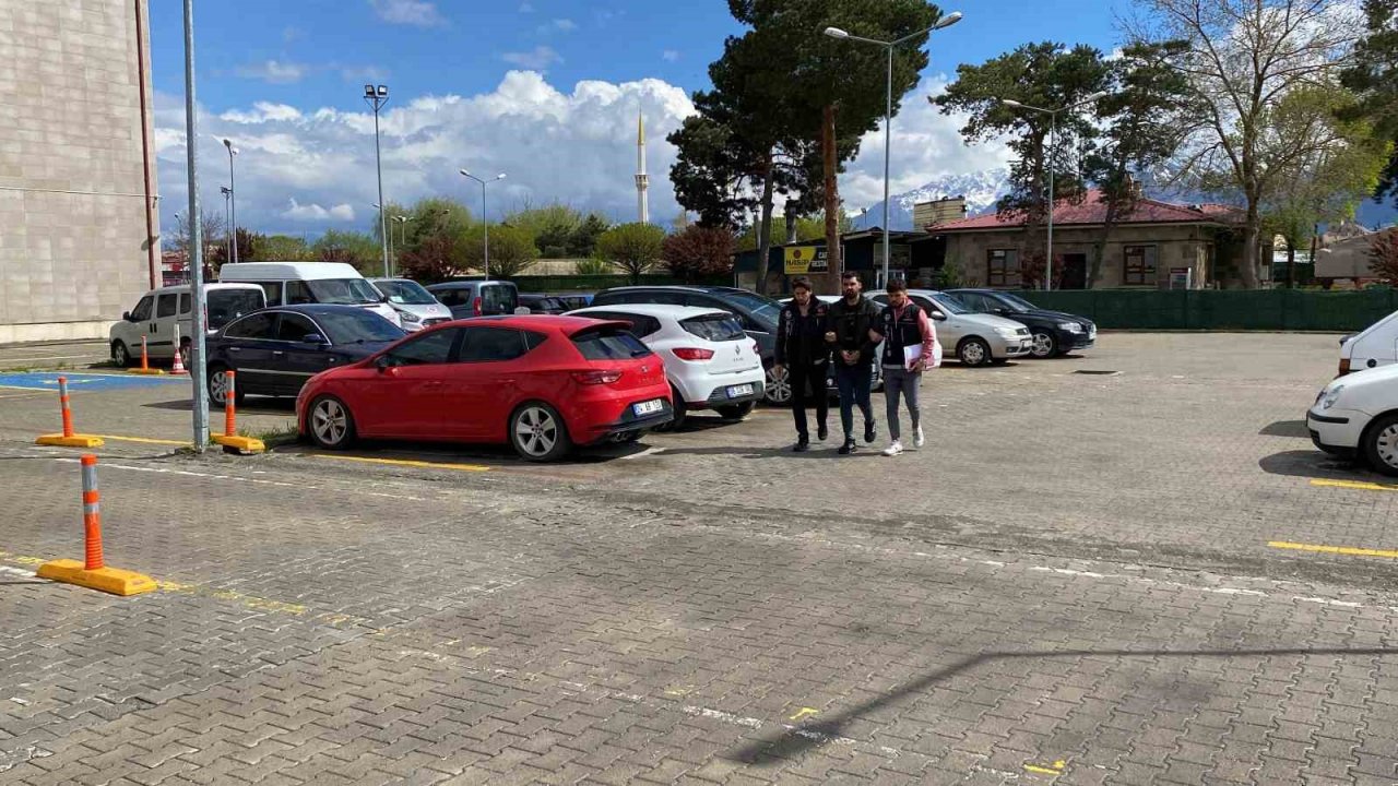 Midesinde uyuşturucu sevkiyatı yapan zanlı tutuklandı