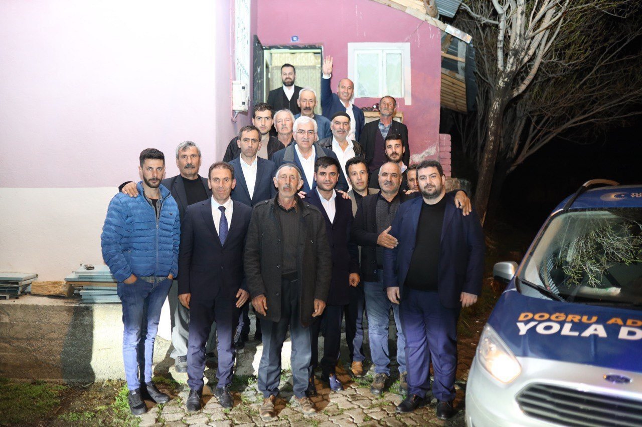 Öz gençlere seslendi; “Sosyal medyanın yönlendirmesine değil, geleceğinize oy verin”