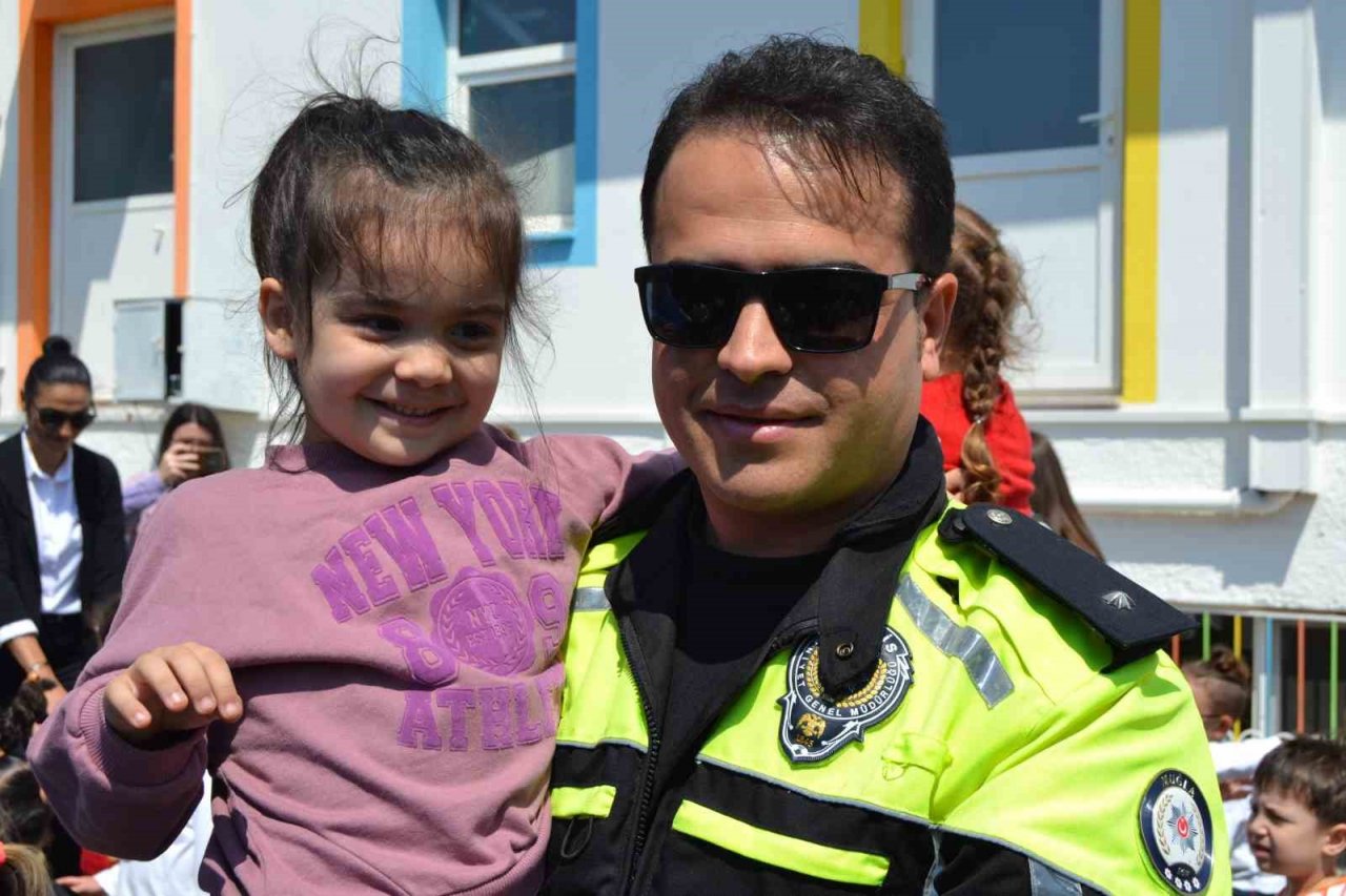 Fethiye’de “Trafik Haftası” Anaokulu öğrencileri ile kutlandı