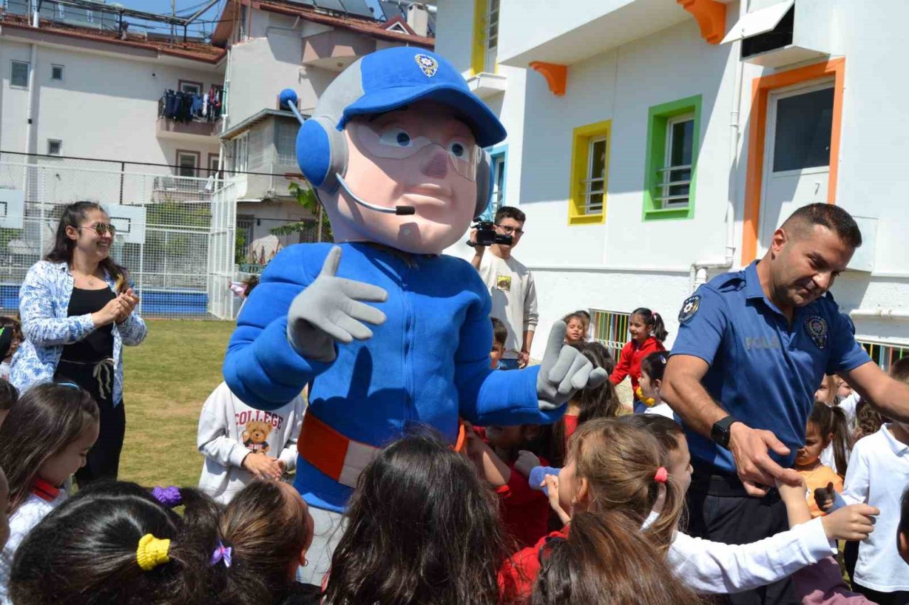 Fethiye’de “Trafik Haftası” Anaokulu öğrencileri ile kutlandı