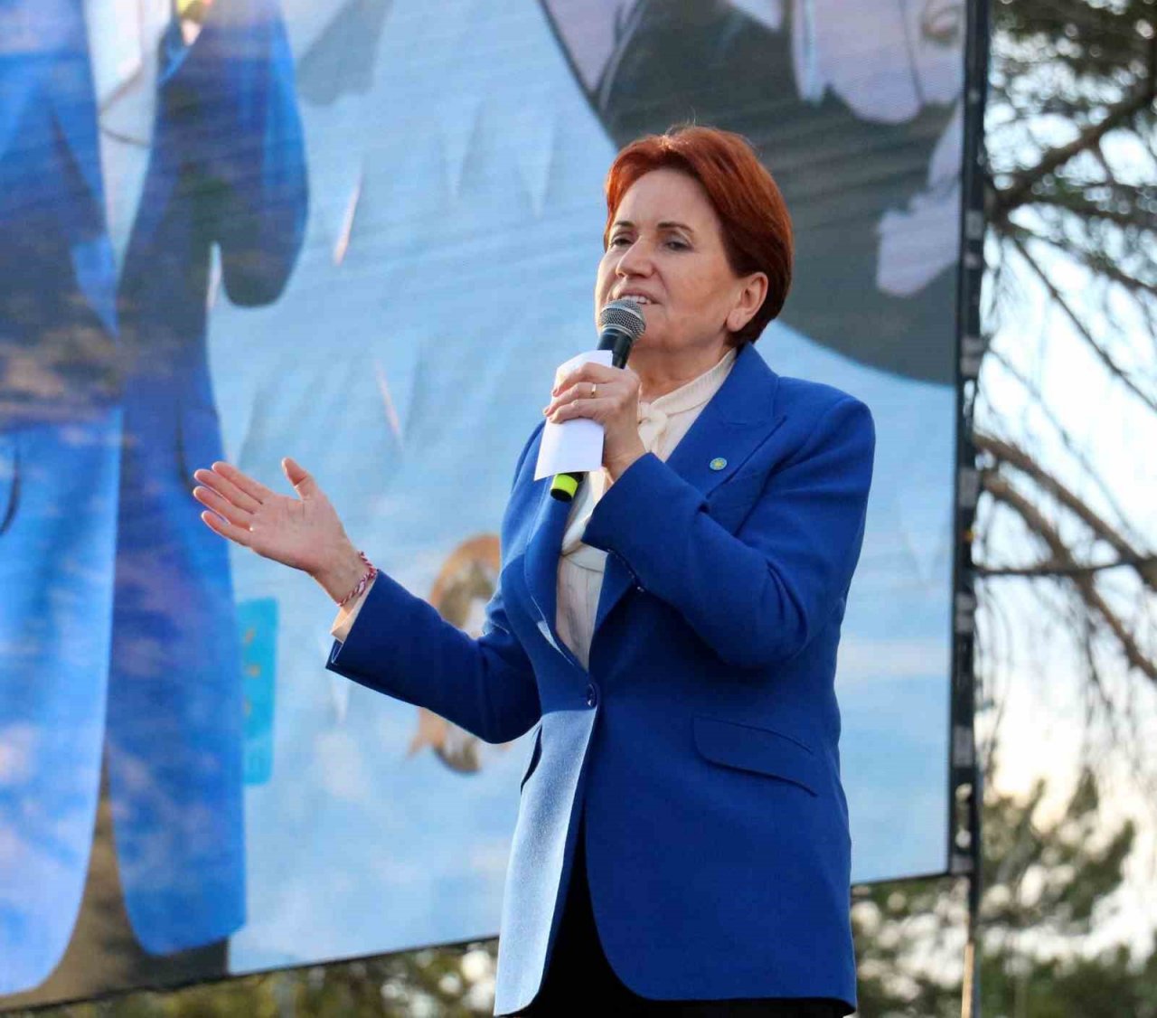 Akşener: "2 yıl içerisinde tüm Suriyelileri ülkelerine geri göndereceğiz”