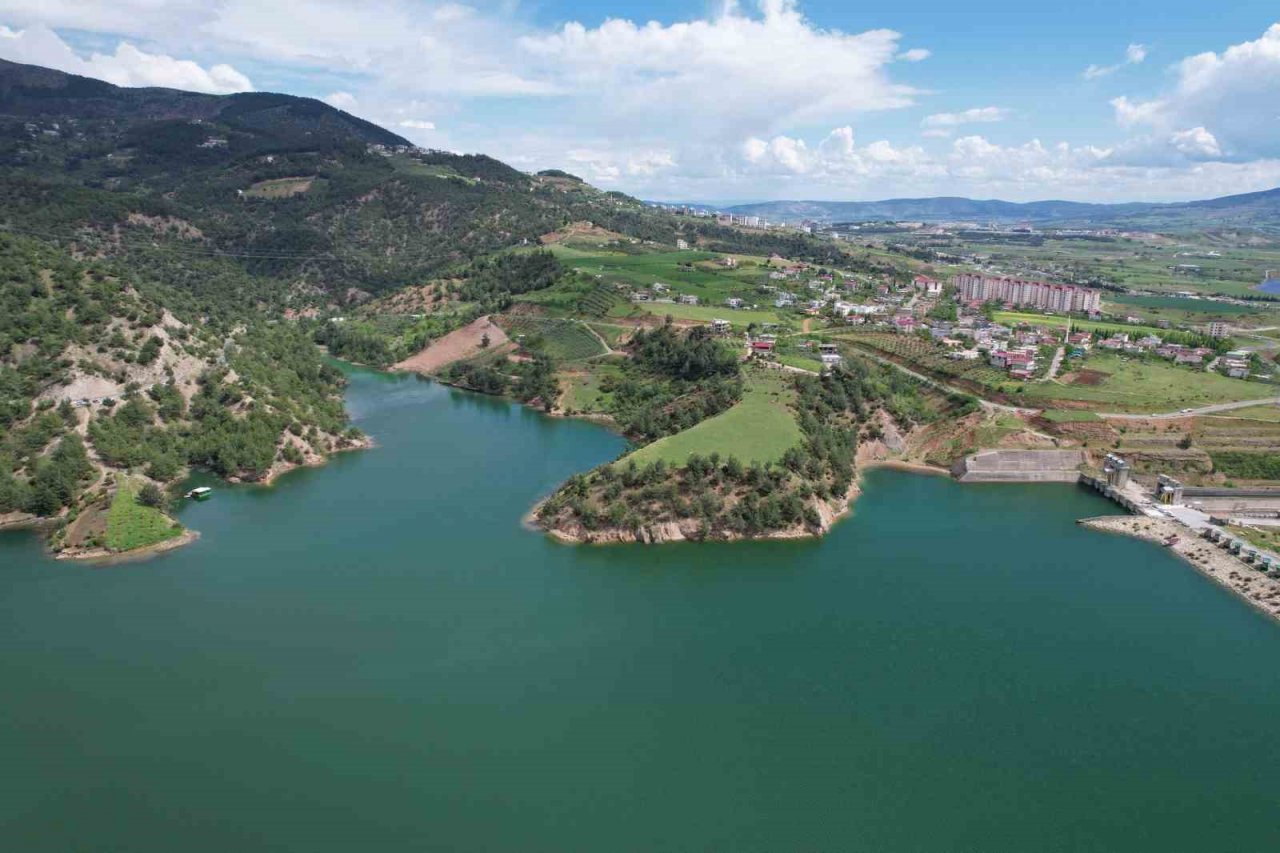 Depremin vurduğu çiftçilere barajlar can suyu olacak