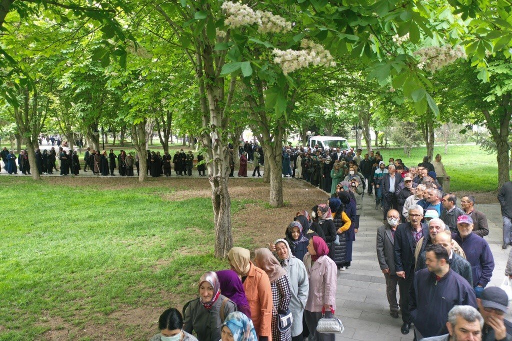 Başkan Çolakbayrakdar’dan organik domates fidesi dağıtım etkinliğine davet