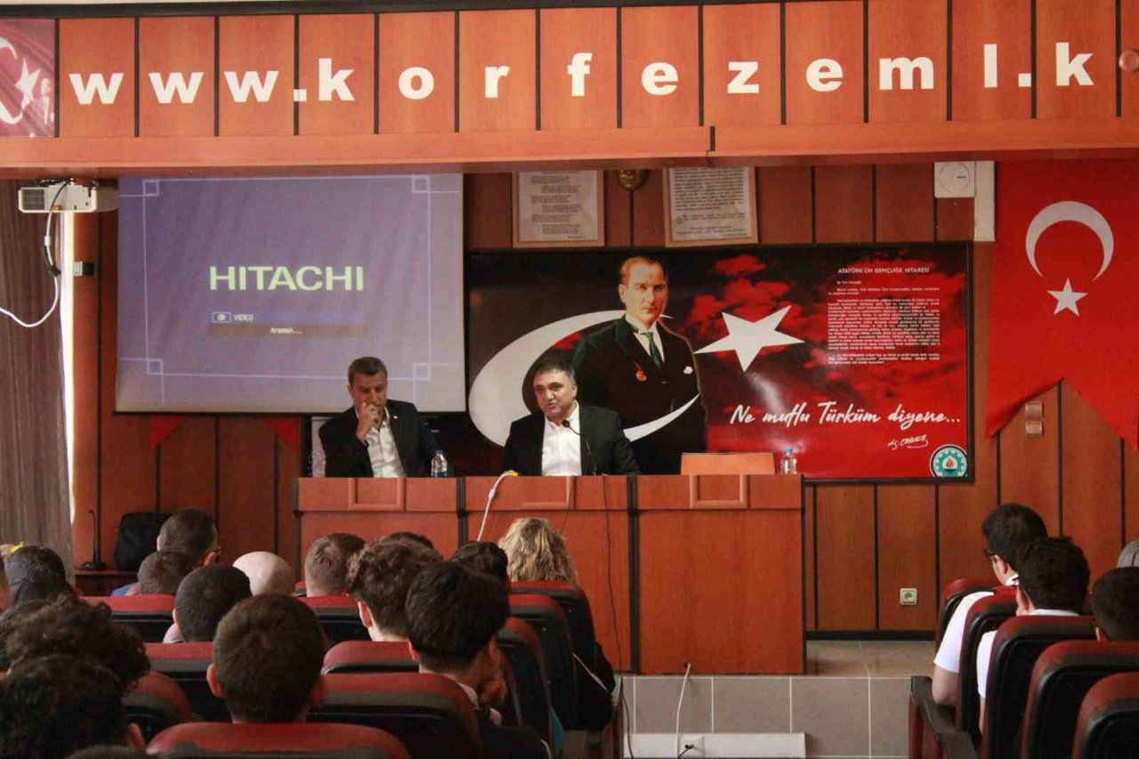 Gençlerle kariyer günleri etkinliğinde bir araya geldiler