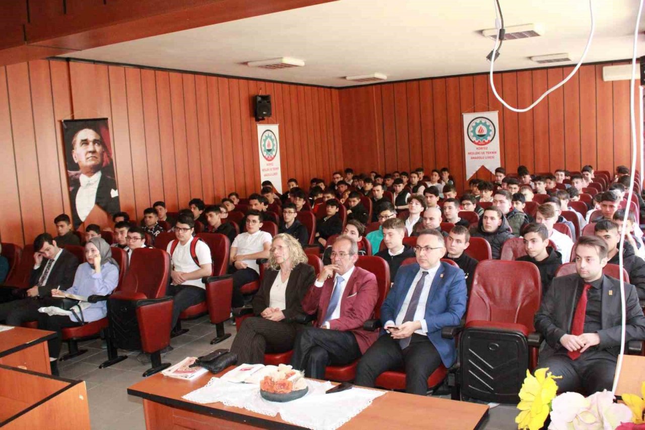 Gençlerle kariyer günleri etkinliğinde bir araya geldiler