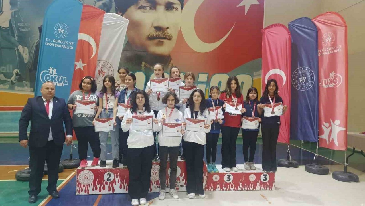 Manisa’da yapılan okul sporları satranç grup finalleri sona erdi