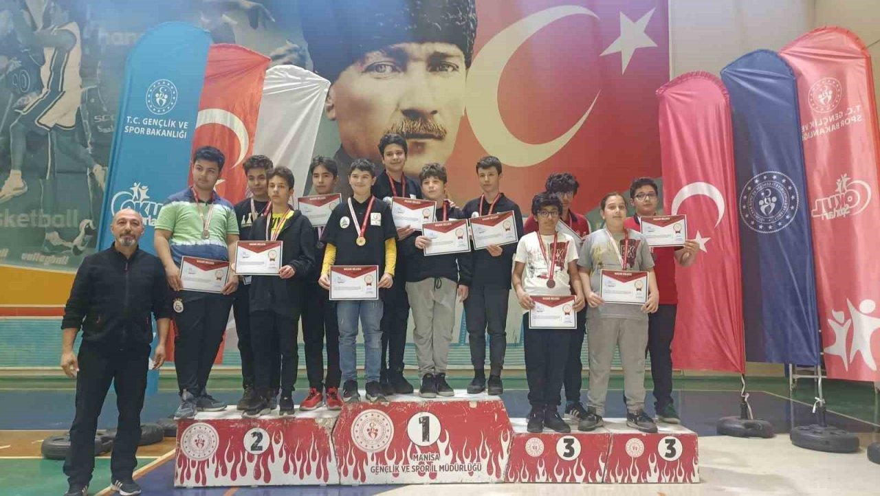 Manisa’da yapılan okul sporları satranç grup finalleri sona erdi