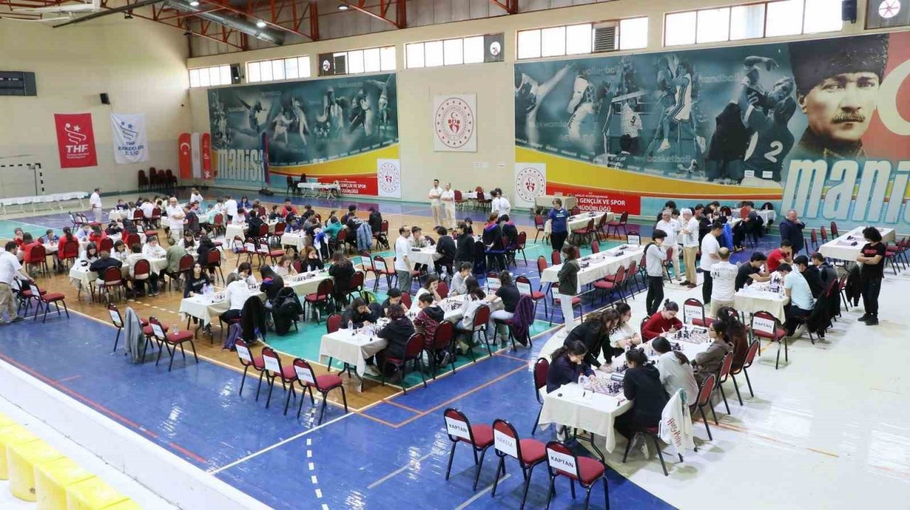 Manisa’da yapılan okul sporları satranç grup finalleri sona erdi