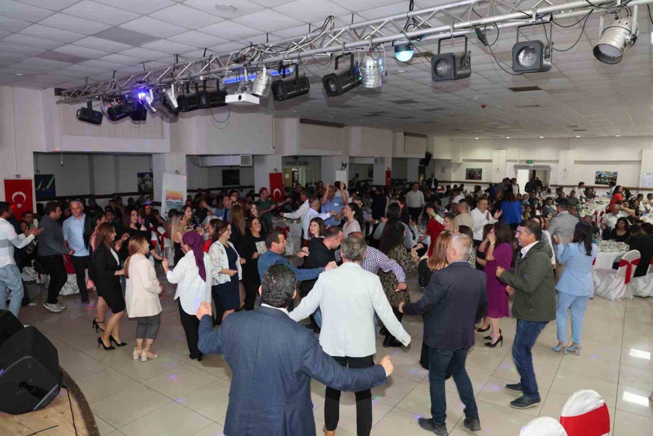 Marmaris Belediyesi çalışanları dayanışma yemeğinde buluştu