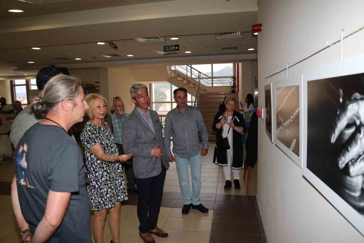 Marmaris’te emek temalı fotoğraf sergisi açıldı