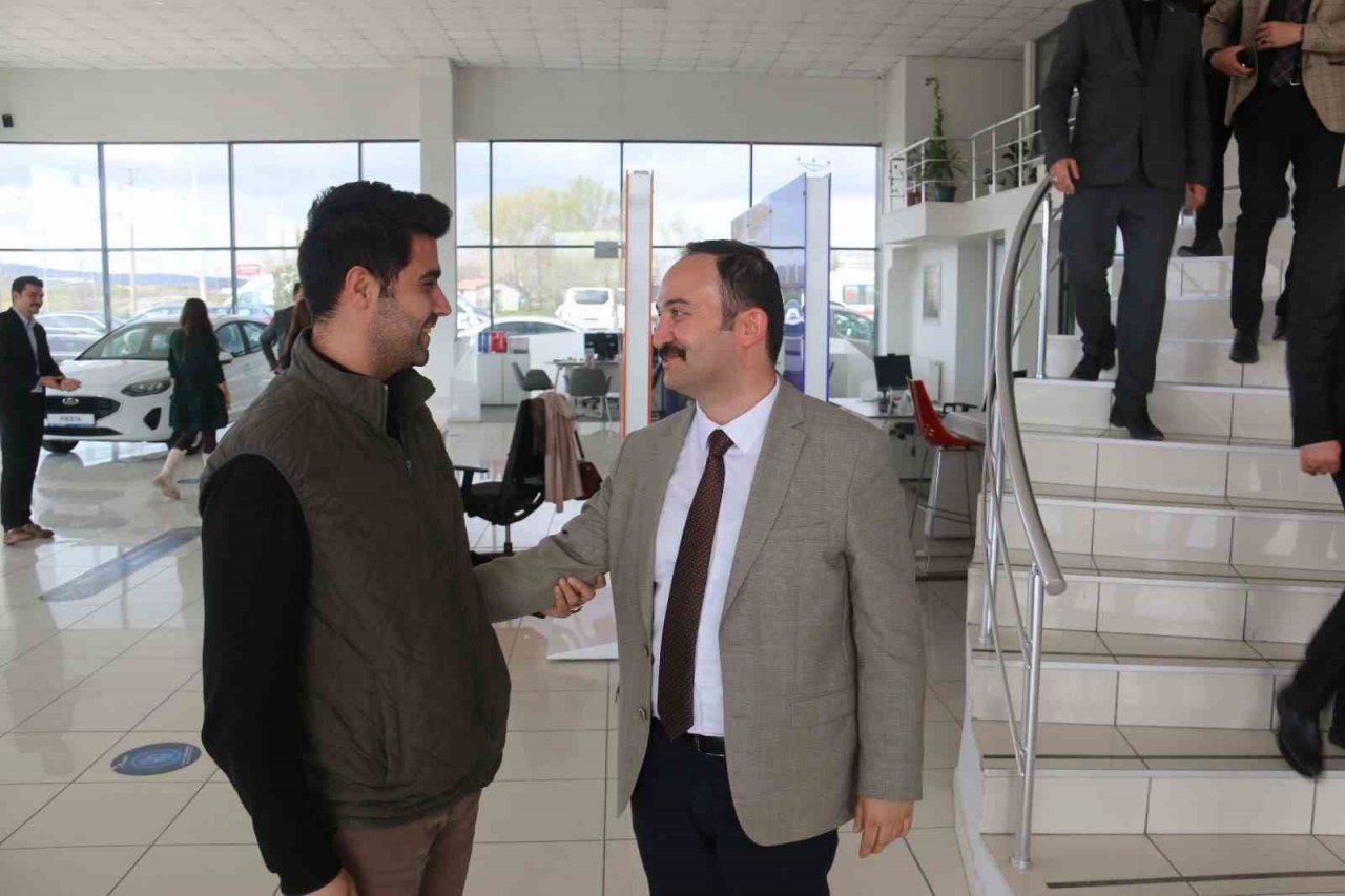 MHP Sivas 2. Sıra milletvekili İpek şehri karış karış geziyor